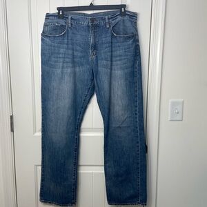 GAP men’s premium straight cut fit medium wash distressed denim jeans size 38/32